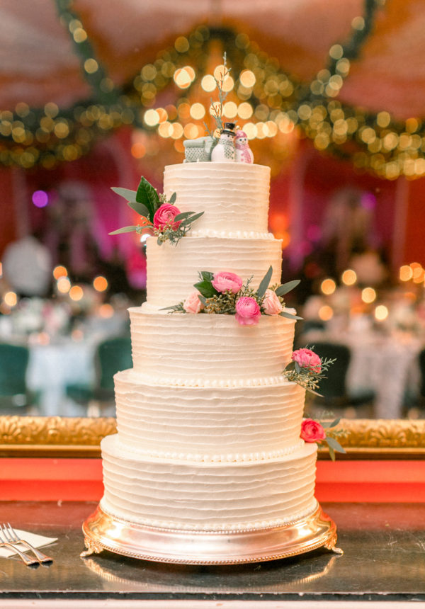wedding cake, snowman cake topper, pamela barefoot events, greenbrier resort wedding, winter wedding cake, white wedding cake